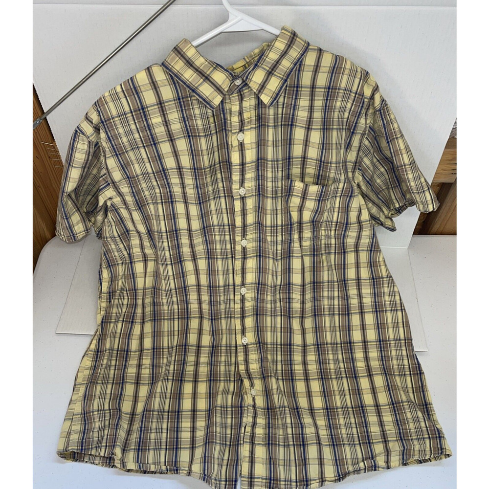 Men’s XL Sonoma Plaid Button Up Short Sleeve Shirt With Pocket